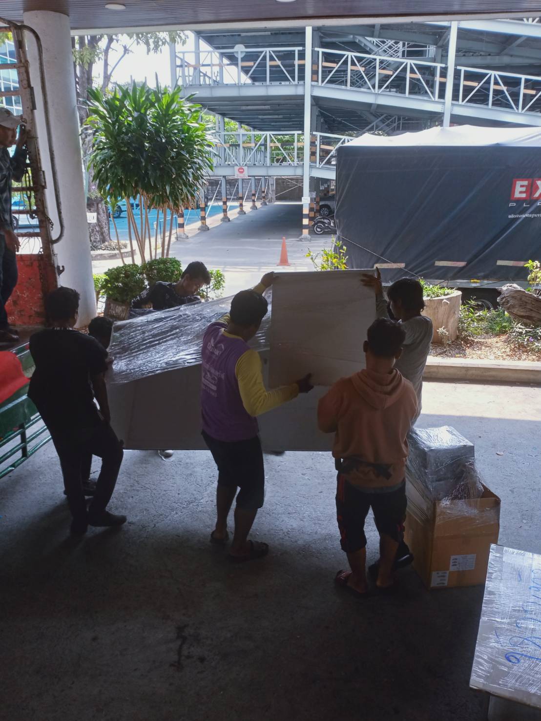 28 - https://nplmove.com | นาคพงษ์ รับขนย้ายทั่วประเทศ บริการย้ายบ้าน คอนโด หอพัก ขนส่งสินค้าด่วนทั่วไทย ด้วยรถทุกขนาดตั้งแต่กระบะถึงสิบล้อ พร้อมทีมงานมืออาชีพที่ซื่อสัตย์และใส่ใจดูแลทรัพย์สินของคุณให้ปลอดภัย